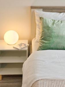 Urban Retreat Central Studio with Tâmpa View