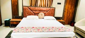 Manyavar Guest House Rooms & Family Service Flats