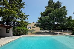 Maisons de vacances La Provencale - Piscine - Chambres climatisees : photos des chambres
