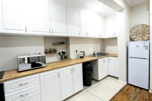 Hilton Avenue Retreat