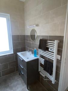 Appartements Iago city, appartement 2 chambres, hyper centre, aeroport et gare a proximite : photos des chambres