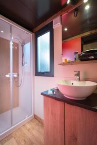 Campings Camping La Pinede : photos des chambres