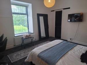 Stylish 2BR Stay in Rochdale