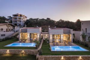 La Divina Luxury Villas with Heated Pool