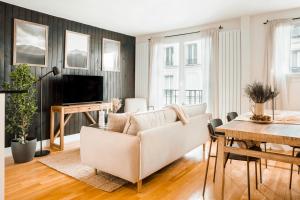 Marcos - 2 chambres et balcon à Batignolles