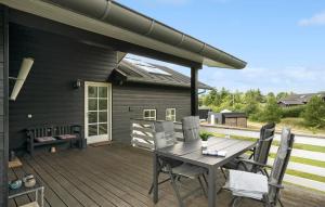 Beautiful Home In Ejstrupholm With Wifi