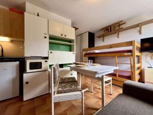 Appartements Studio 18m² pour 2 personnes a Vars les Claux a 100m des pistes et 10m des commerces - FR-1-330B-182 : photos des chambres