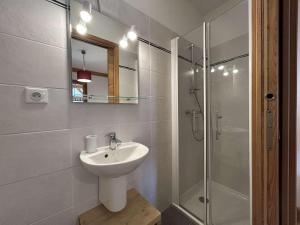 Appartements Appartement Ski aux Pieds, 6 Pers, Montgenevre – Terrasse et Confort - FR-1-330D-67 : photos des chambres