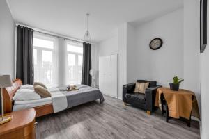 Praga Apt - 45m2, French Balcony - by Rentujemy