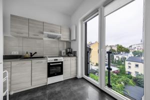 Praga Apt - 45m2, French Balcony - by Rentujemy