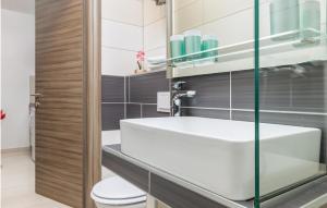 Lovely Apartment In Pula