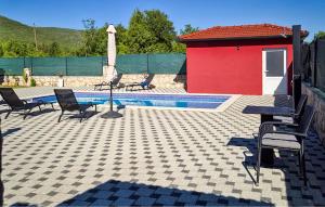 Beautiful Home In Slivno 