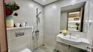 Shi House - Modern Apartment Vinhomes Grand Park - Căn Hộ Studios