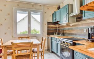 Awesome Home In Pirou With Wifi