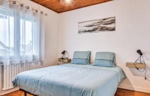 Maisons de vacances Awesome Home In Pirou With Wifi : photos des chambres