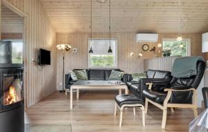 Beautiful Home In Børkop With Sauna