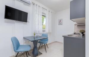 Nice Apartment In Pula With Wifi