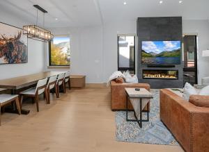 ONE Riverfront #11 - Avon