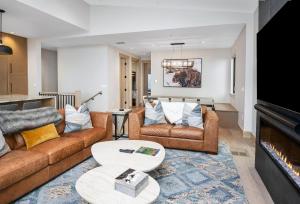 ONE Riverfront #11 - Avon