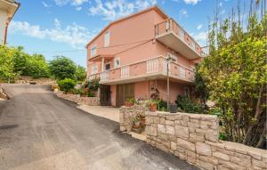 Amazing Apartment In Stara Vas
