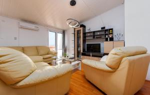 Amazing Apartment In Stara Vas 