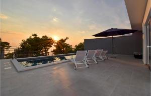 3 Bedroom Awesome Home In Makarska