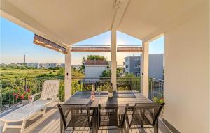 Nice Apartment In Nin With Wifi