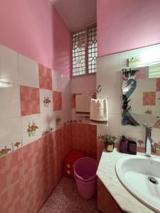 1 room in a Bungalow with Lounge area,Kitchenette & terrace in Ulsoor