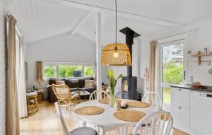 2 Bedroom Gorgeous Home In Hjørring