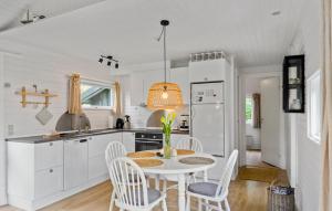 2 Bedroom Gorgeous Home In Hjørring