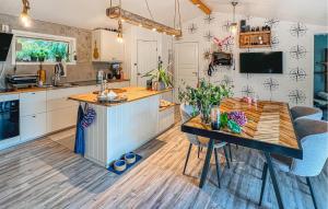 3 Bedroom Stunning Home In Strömstad