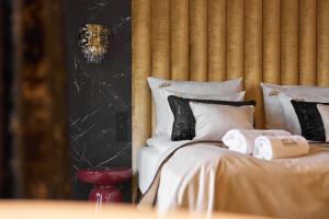 Granaria Premium River View by Downtown Apartments