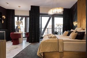 Granaria Premium River View by Downtown Apartments