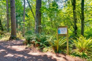 2 Mi to St Edward State Park: Ground-Level Studio
