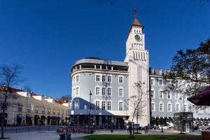 GuestReady - Downtown Market Apartments