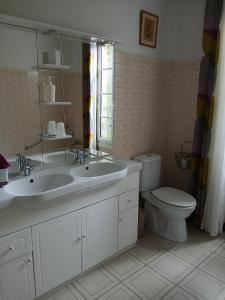 B&B / Chambres d'hotes Chambres D-hotes Au Gre Du Temps : photos des chambres
