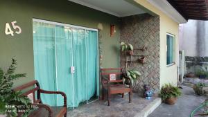 Casa no centro de Araruama com piscina