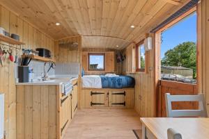 Unplug & Reconnect, Romantic Retreat with Hot Tub