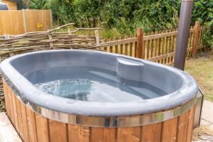 Unplug & Reconnect, Romantic Retreat with Hot Tub