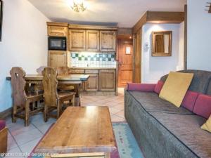 Appartement cosy 4 pers. aux Arcs 1800 avec parking - FR-1-352-11