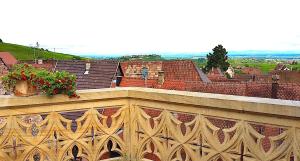 B&B / Chambres d'hotes ADRIHOF a Riquewihr, Cour de l'Abbaye d'Autrey : photos des chambres