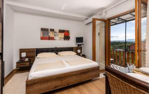Stunning Apartment In Dramalj With Wifi 