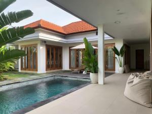 Luxury 3BR Villa with Pool Garden Oasis & near Beach - 4hvězdičkové hotely ve městě Munggu