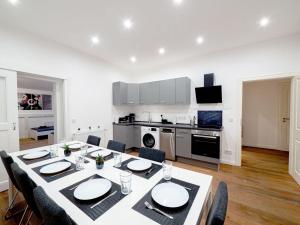 Monteurwohnung-in-Villa-8-Betten-WLAN-TV-Einbaukueche-Ahrensburg-Zentrum-Naehe-Hamburg-OD06a