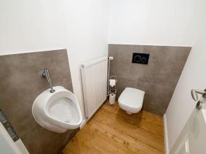 Monteurwohnung-in-Villa-8-Betten-WLAN-TV-Einbaukueche-Ahrensburg-Zentrum-Naehe-Hamburg-OD06a