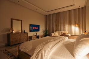 Malfaa Premium Boho Studio