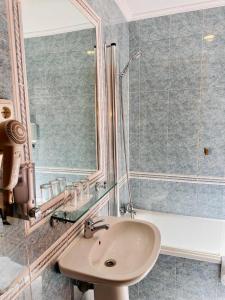 Double or Twin Room room in Hostal Toledo