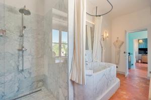 Hotels Chateau de Fonscolombe : Suite Historique