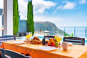 Villa da Bisa with heated swiming pool