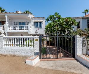 WintowinRentals Casa con jardín privado en primera línea de playa